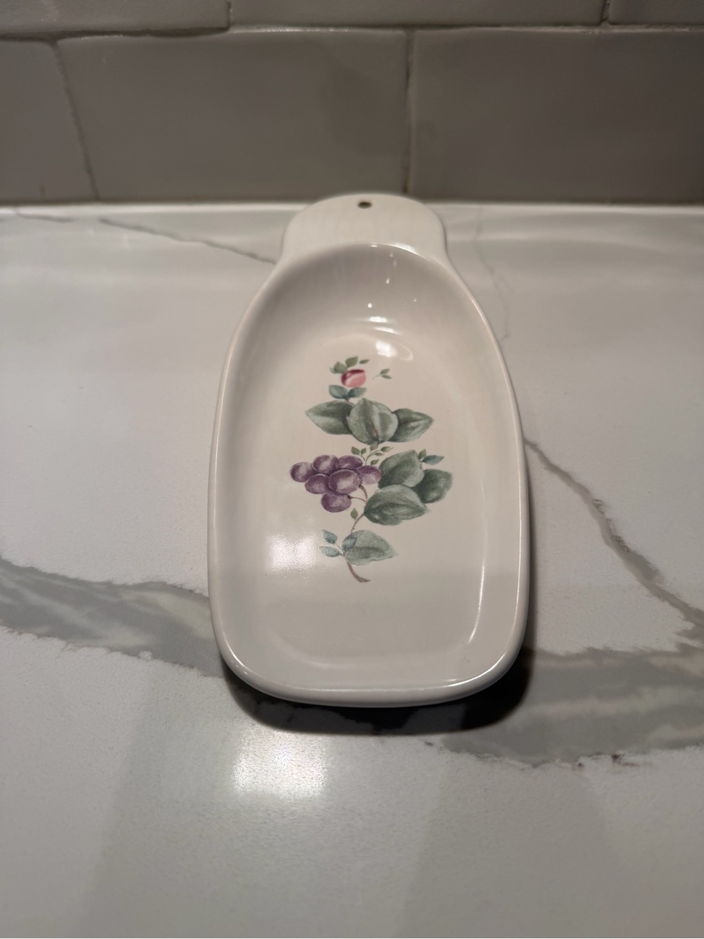 Pfaltzgraff White Spoon Rest with Purple Grape Motif